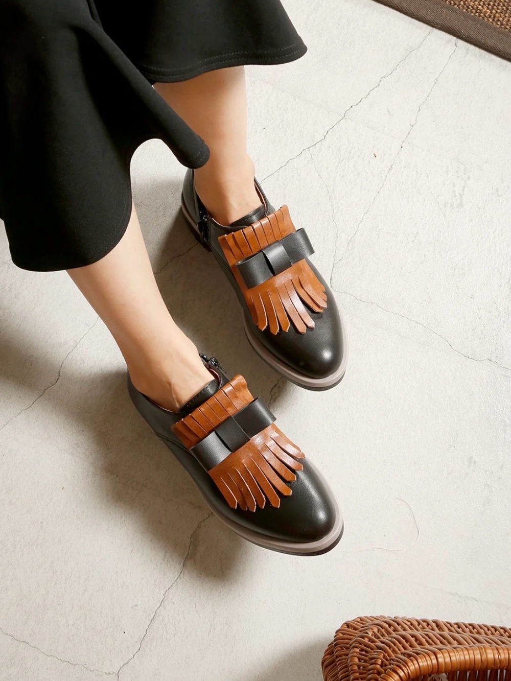All Black Kiltie Bow Ox Fringe Leather Loafers for Women